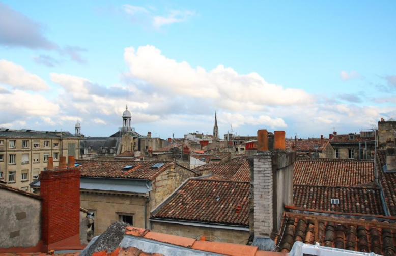 GuestReady - Comfy Attic Apartment near Grand Théâtre Bordeaux Esterno foto