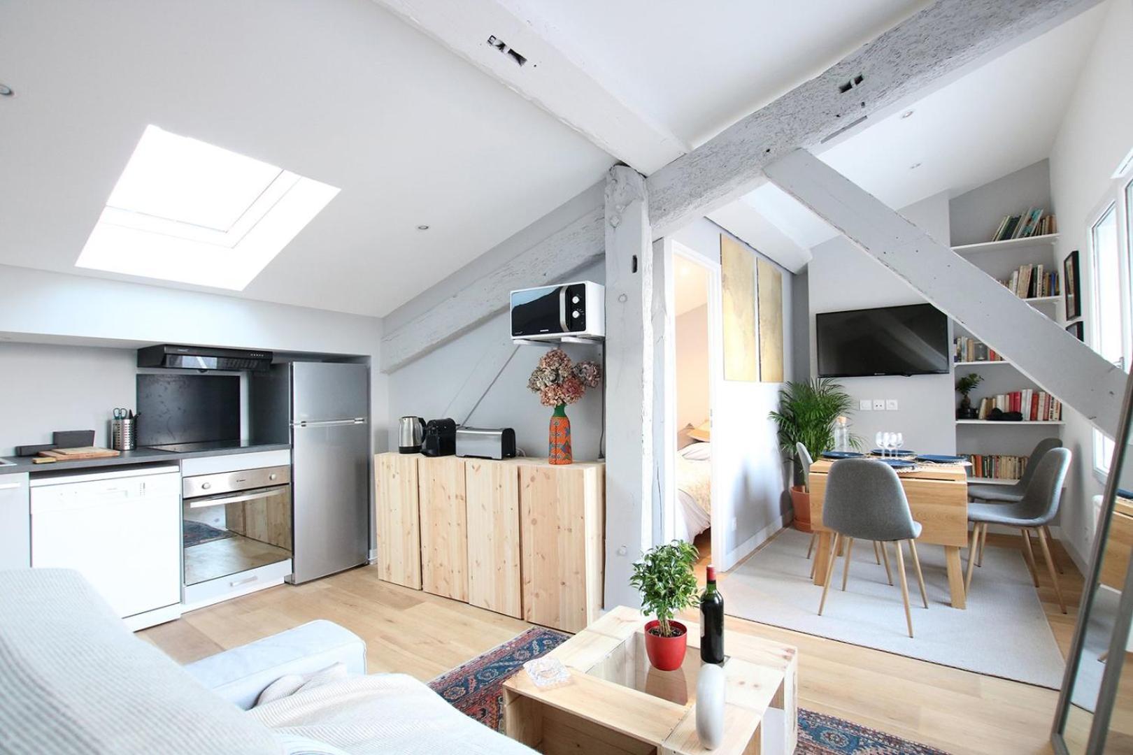 GuestReady - Comfy Attic Apartment near Grand Théâtre Bordeaux Esterno foto