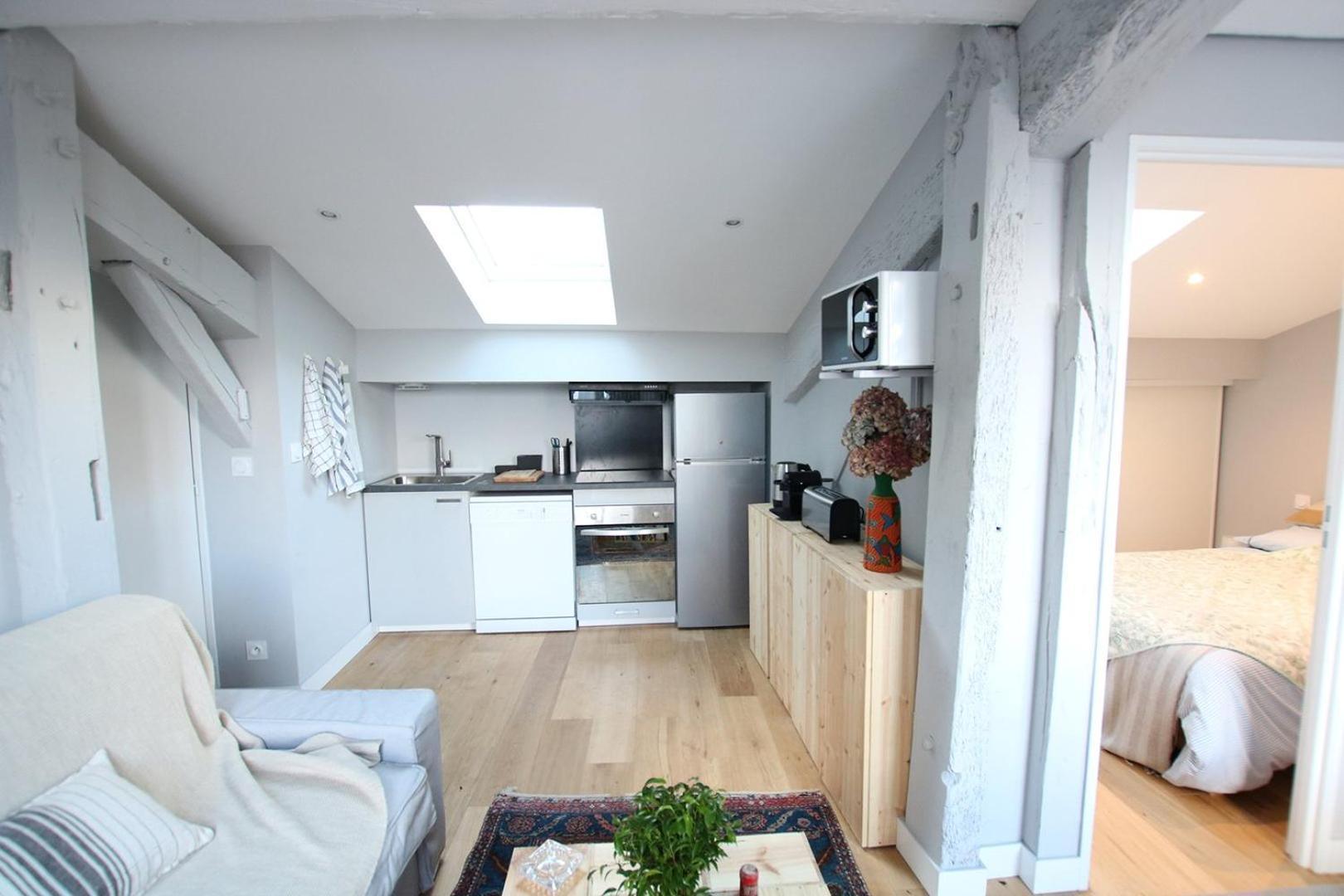 GuestReady - Comfy Attic Apartment near Grand Théâtre Bordeaux Esterno foto