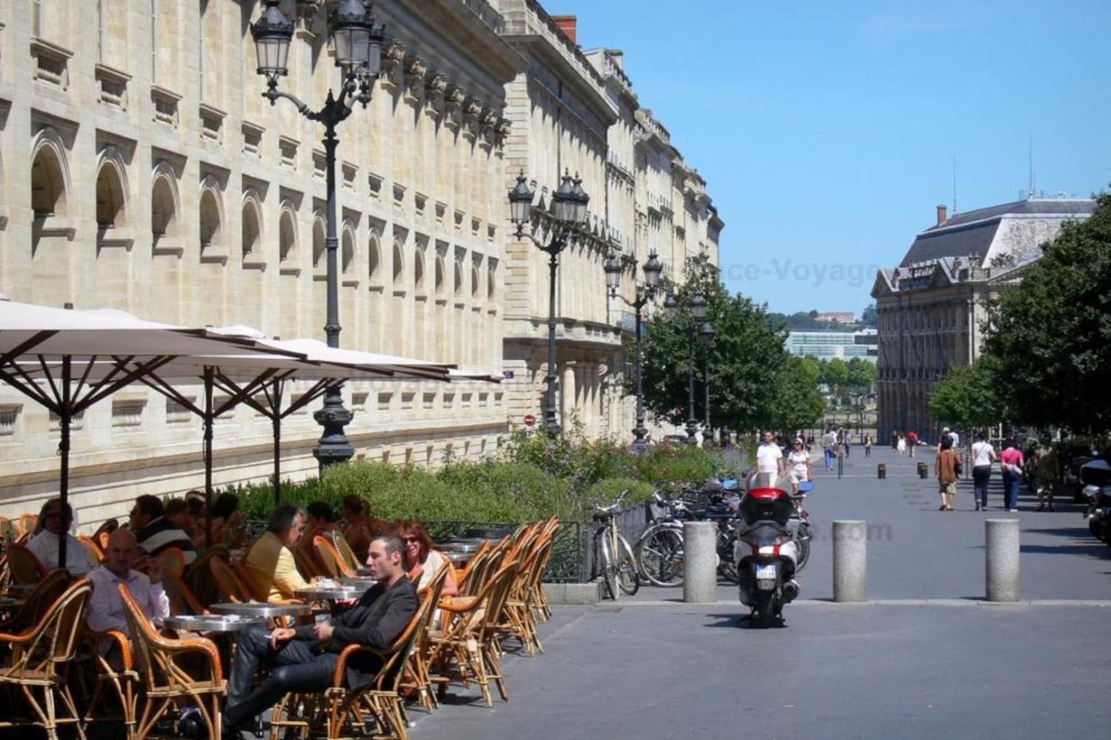 GuestReady - Comfy Attic Apartment near Grand Théâtre Bordeaux Esterno foto